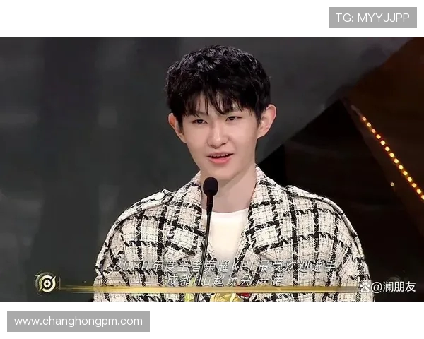 《一诺 王者：从荣耀起步到巅峰对决，带你深入探讨背后的传奇之路》