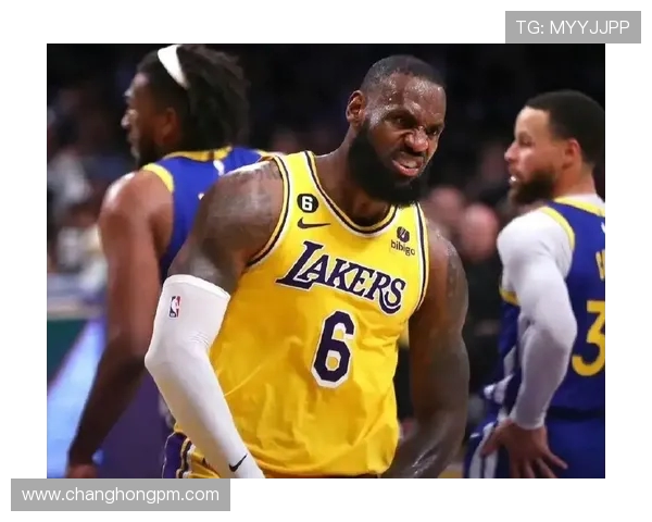 湖人勇士巅峰对决再掀NBA风暴詹姆斯库里引爆全场焦点