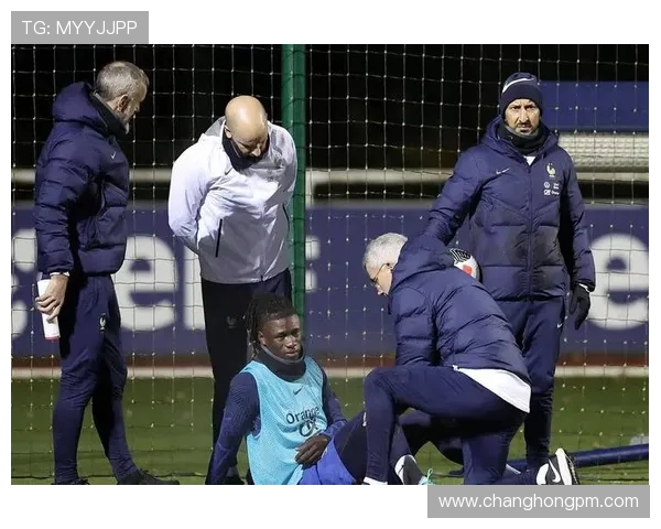 保罗·斯科尔斯：从曼联传奇中场到足球智慧的传承者