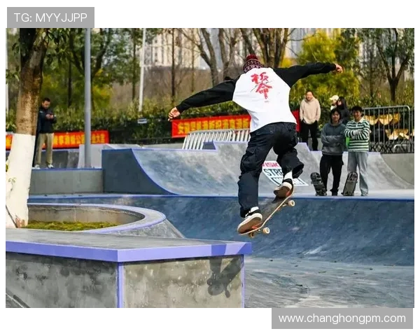 重庆滑板队状态引发热议球迷与专家各执己见的背后故事